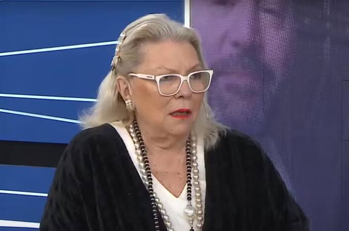Carrió cuestionó la postura de Milei sobre la inteligencia artificial y  advirtió sobre riesgos para las libertades - Diario Neuquino -  Responsabilidad profesional y compromiso con la realidad