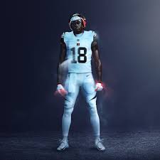 A Look At All 32 Nfl Color Rush Uniforms Nfl Color Rush Uniforms Color Rush Uniforms Color Rush Nfl