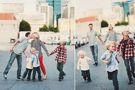 Pin By Johansen Camera Bags On Family And Siblings Family Photography Urban Family Photos Family Posing