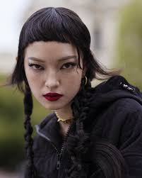 LÀ CHÂU BÙI NHƯNG TRÔNG LẠI THẬT 'NỮ SINH' VỚI DIỆN MẠO CÁ TÍNH TẠI SHOW  DIOR XUÂN HÈ HÔM NAY Tiếp tục hành trình ở các tuần lễ thời trang, đến