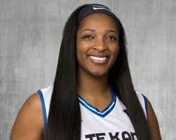 Kamilah Jackson refuerza la pintura del Hierros Díaz Extremadura Miralvalle