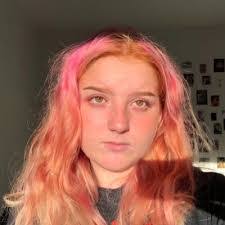 Kizzy Richardson's Instagram, Twitter & Facebook