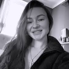 Does Jess give anyone else mean girl vibes????? And Lucinda obvs 😳😳