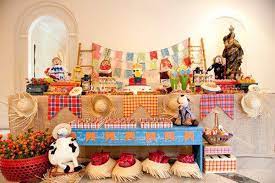Vocês querem aprende como ganhar dinheiro trabalhando em casa usando apenas um celular e internet? Decoracao De Festa Junina 54 Modelos Incriveis E Baratos