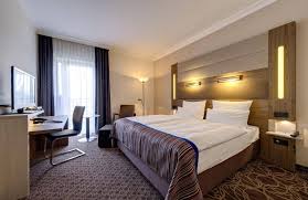 Which hotels in cologne have nice views? Park Inn By Radisson Koln City West Ehrenfeld 25 Am Tag Dayuse De
