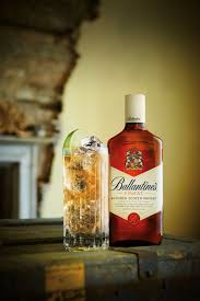 11 Cocktails A Base De Fruits Pour Faire Le Plein De Vitamines Meme A L Apero Whisky Ballantines Comment Faire Des Cocktails Bar A Whisky