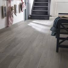 carrelage sol et mur gris effet bois way l 19 7 x l 120 cm carrelage imitation bois carrelage carrelage sol