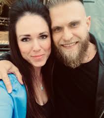 An absolute pleasure to play with this one last night Sandi Thom at  Goatfest Festival 👌🏼❤️ Currently back at the airport (again) heading to  country 1️⃣1️⃣ of the last few months 🙈