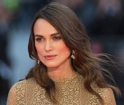 Letošní rok je však ve znamení dlouhých vlasů, leckterá žena investovala nemalé peníze do prodloužení účesu. Zhubnete U Kadernika Zname Ucesy Ktere Vam Uberou Kila Zeny Cz