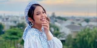 See more of mualaf center indonesia kab. Putri Da Akui Grogi Saat Mengisi Tausiyah Di Acara Aksi Indosiar Kapanlagi Com