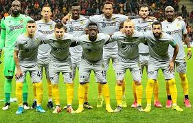 Spor toto süper lig ekibi e.yeni malatyaspor, bu sezon sahasında dört büyük olarak adlandırılan takımlara karşı ortaya koyduğu mücadele ve aldığı sonuçlarla dikkat çekiyor. Yeni Malatyaspor Sahasinda Kazanmayi Unuttu Malatya Haber