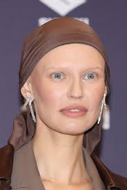 Bianca Balti e la dedica al fidanzato Alessandro Cutrera: «Un anno di noi» 