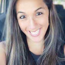 Dee Hazelwood's Instagram, Twitter & Facebook