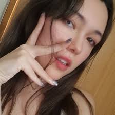 Do people adjust to disorientation and distortion caused by macular  degeneration?