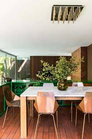Mid Century Modern Dining Room In Los Angeles Ca By Reath Design Mid Century Modern Dining Room Mid Century Modern House Dining Lighting