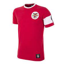 Our retro football shirts collection is inspired by our deep love for the history of the game and is our special tribute to memorable club teams, national teams and players to have graced the game over the past century. Sl Benfica Retro Kapitan T Shirt Online Kaufen Copa