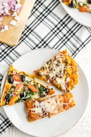 A pizza built on a flatbread rather than a traditional dough crust. Easy Flatbread Pizza Kid Friendly Pizza Recipe For Lunch Dinner Or Snacks