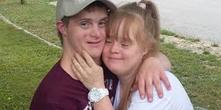 Young gymnasts in new york back simone biles' decision to withdraw from the olympics team final earlier this week. Ich Mein Freund Und Das Miese Coronavirus Familie Derstandard De Lifestyle