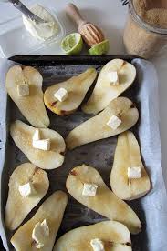 La Cuisine D Ici Et D Isca Poires Roties Au Sucre Roux Au Beurre Sale En 2020 Recettes De Cuisine Poires Cuites Recette