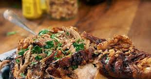 Knuspriger Schweinebraten Tim Malzer Kocht Rezept Rezepte Schweinebraten Fleisch Gerichte