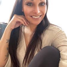 Crystal Putman's Instagram, Twitter & Facebook