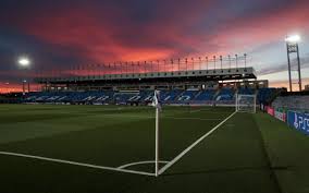 Todo ello lo hizo junto a dos nombres propios que él mismo incorporó al plantel: Eighteenth Different Clasico Venue