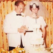 At the age of 53 years, most women are expected to be either married or divorced. Dr Jan Pol Wiki Bio Net Worth Salary Children Family Wife Age Celebritydig