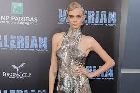 Cara delevingne has been killing it on the red carpet circuit for her new film valerian and the city of a thousand planets. Cara Delevingne Releases Song For Valerian Movie Teen Vogue