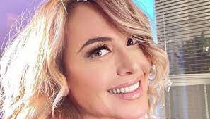 E anche se barbara ha provato a farlo cadere il maestro è rimasto di pietra. Barbara D Urso Beautiful Natural The Shot On Instagram