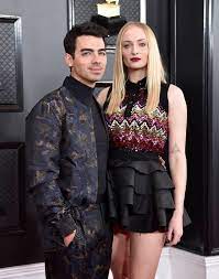 Los angeles, jan 1 : Sophie Turner And Joe Jonas Shared New Photos From Her Pregnancy