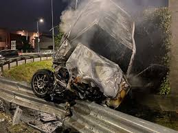 Al papa giovanni mi hanno salvato il braccio: Suisio Perde Il Controllo Dell Auto E Finisce Fuori Strada Vettura In Fiamme Bergamonews