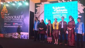 Maybe you would like to learn more about one of these? Pameran Indocraft 2019 Bertabur Ragam Produk Batik Dan Aksesoris Nusantara Merahputih