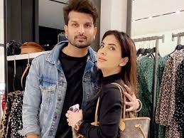We all are relaxing and having a good time with our familes due to the coronavirus lockdown. Lockdown Made Singer Actor Yuvraj Hans A Responsible And Caring Hubby Punjabi Movie News Times Of India