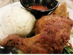 Setiap kedai yang menyediakan mee kolok di kuching mempunyai style dan resepinya yang tersendiri. Jalan Jalan Makan Angin Di Kuching Findbulous Travel