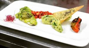 Preparazione dell' orata in crosta di zucchine. Gusto Filetto Di Orata Con Crosta Di Zucchine Salsa Al Pomodoro Crudo E Patate Schiacciate Alle Erbe Aromatiche Gusto Gusto Pavia Venerdipesce Piattodelgiorno Buonappetito Bistrot Pavia Pausapranzo Instagood Food Foodpics Foodporn Delish