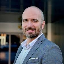 Ramona Leopold's Instagram, Twitter & Facebook