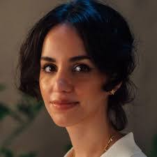 Lara Witt's Instagram, Twitter & Facebook