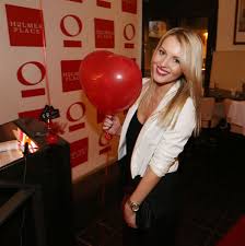 Moderátorka čt linda bartošová, zápasník mma machmud muradov a drag queen karel vladyka alias just karen.👉 podpořte emila! Celebrities Balloons On Twitter The Beautiful Czech Tv Presenter Linda Bartosova With A Red Heart Balloon Lindabartosova Missworld Beautifulgirl Blondegirl Cutesmile Happygirl Ceskatelevize Elegance Red Balloon Https T Co 6w2ftqzmvl