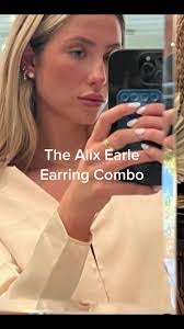 Alix Benjamin's Instagram, Twitter & Facebook