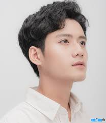 Diễn viên Đình Khang