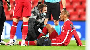 See a recent post on tumblr from @carlalovesgini about fabinho. Liverpool Und Manchester City Fahren Siege Ein Fabinho Verletzt Eurosport