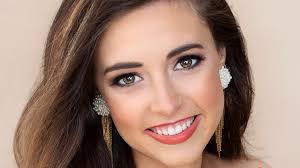 Abigail Davis's Instagram, Twitter & Facebook