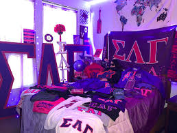 You can also try and mix up your hashtags adding different ones each time, as much as possible. Pinkandpurple Hashtag On Twitter