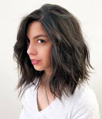 Tra tutte le acconciature che si potrebbero considerare, le acconciature medie per le donne sono probabilmente le migliori per la loro . Top 50 Tagli Di Capelli E Acconciature Medie Per Il 2022 Capellidistile It