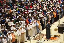 Itu lebih menepati tujuan solat jemaah itu didirikan iaitu memupuk kasih sayang dan penyatuan antara muslim. Wajib Baca Lelaki Ini Kongsi Ilmu Solat Berjemaah Yang Ramai Tak Tahu Nona