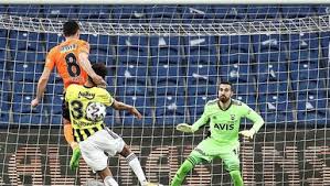 Spor yorumcularının büyük bir bölümü ise pozisyonun penaltı olduğu görüşünü savundu. Son Dakika Spor Haberleri Basaksehir Fenerbahce Macinda Penalti Karari Iste O Pozisyon Fotomac