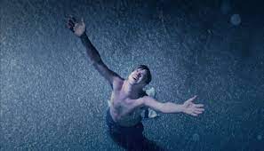 梅雨入りのこの時期に観たい！雨が物語を動かす映画②『ショーシャンクの空に』全身で自由を讃える雨を浴びる！ | MOVIE MARBIE