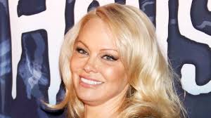 Do you recognise the famous actress playing pamela anderson in new doc? Pamela Anderson Made A Last Minute Change To Her Wedding Look