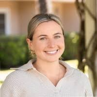 Kiana Bell's Instagram, Twitter & Facebook