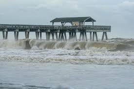 Dorian Creeps Up Us Coast Near Record Storm Surge Feared
